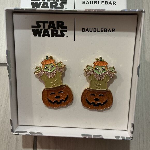 Brand New BaubleBar Star Wars Grogu in a pumpkin Halloween earrings.   Doubles a - Picture 2 of 2